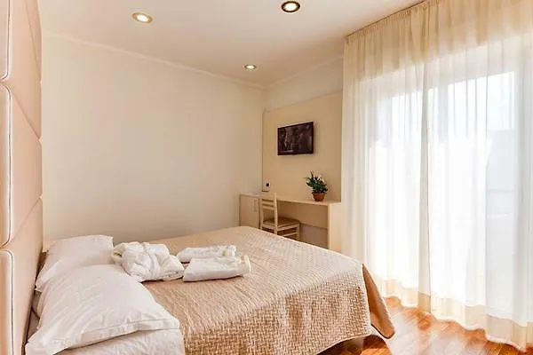 Hotel Savoia Cattolica
